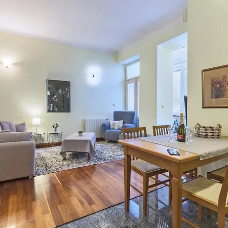 Center Apartment *
